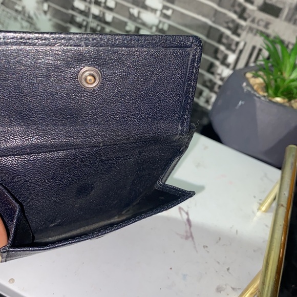 Authentic BOTTEGA VENETA Wallet - Picture 8 of 13